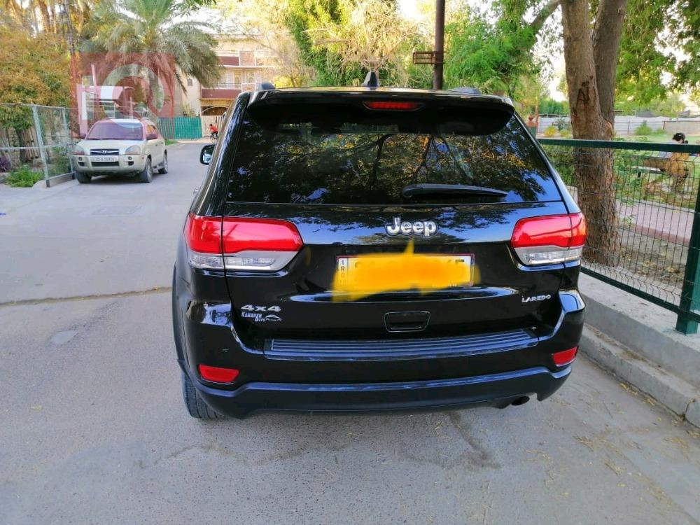 جیپ گراند شیرۆکی